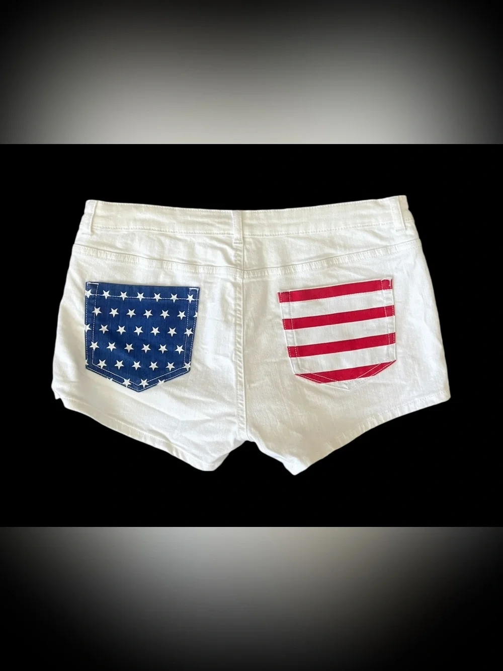 Lascana Patriotic Motif Shorts - Picture 1 of 4